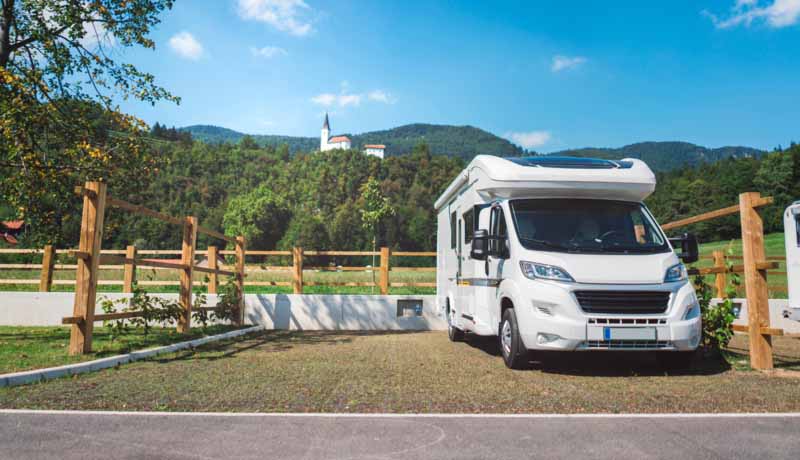 Lee más sobre el artículo Campings para autocaravanas: los mejores lugares donde pernoctar con comodidad y servicios