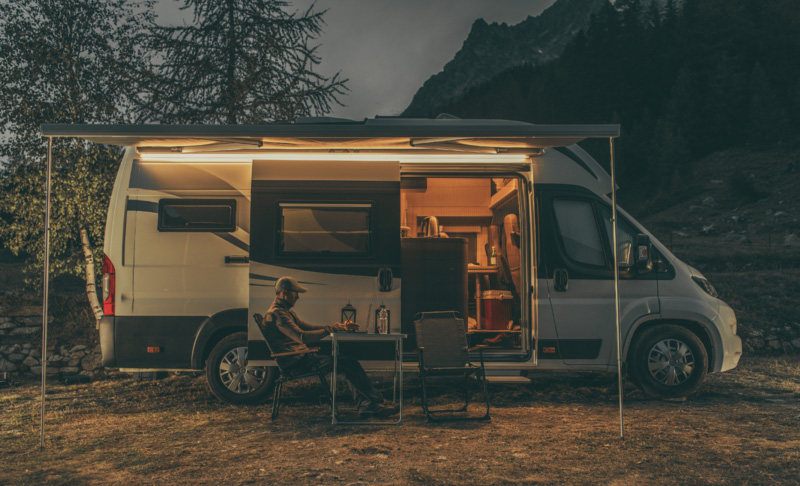 Lee más sobre el artículo Kilómetros de libertad: el arte de viajar solo en autocaravana